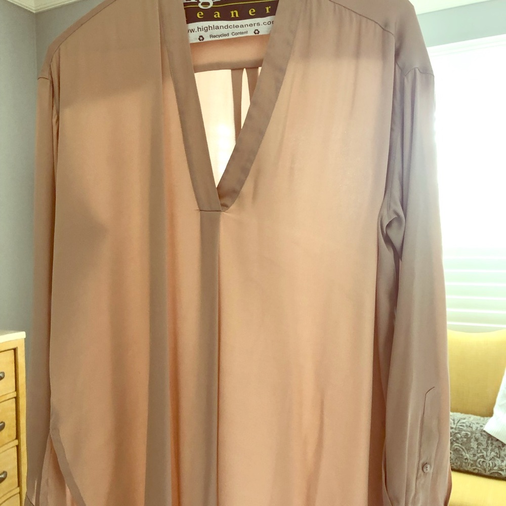 Vince silk tunic in a nude/salmon color